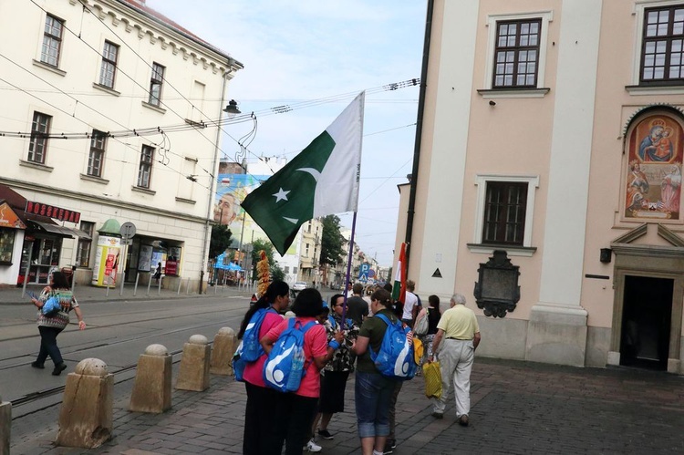 Pielgrzymi ŚDM na ulicach Krakowa