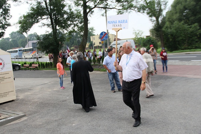 Pielgrzymi na ŚDM z Teksasu w Płużnicy Wielkiej i Kamieniu Śl.