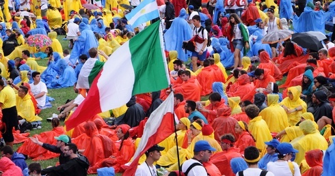 Na Łagiewniki spadł deszcz łask…