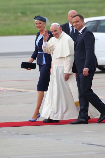 Pierwsze chwile papieża Franciszka w Polsce