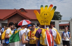 Włiosi z oryginalnym "pozdrawiaczem" w Szczepanowie