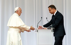 Prezydent przywitał papieża na Wawelu