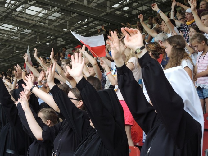 Katecheza z bp. Rysiem na stadionie "Cracovii"