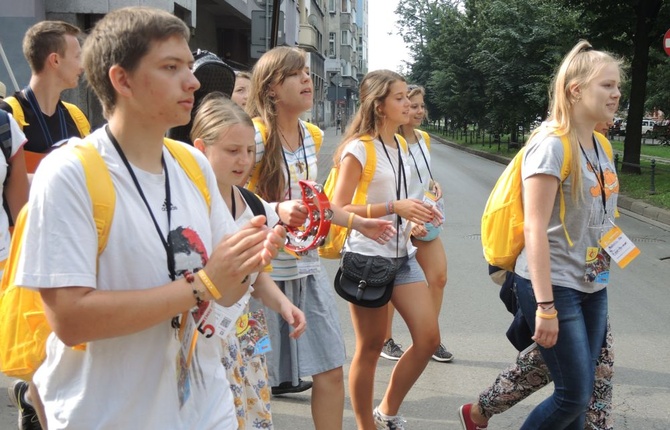 Katecheza z bp. Rysiem na stadionie "Cracovii"