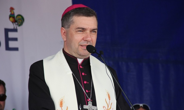 Bp Wojciech Osial spotkał się z mieszkańcami Miasteczka Łowickiego