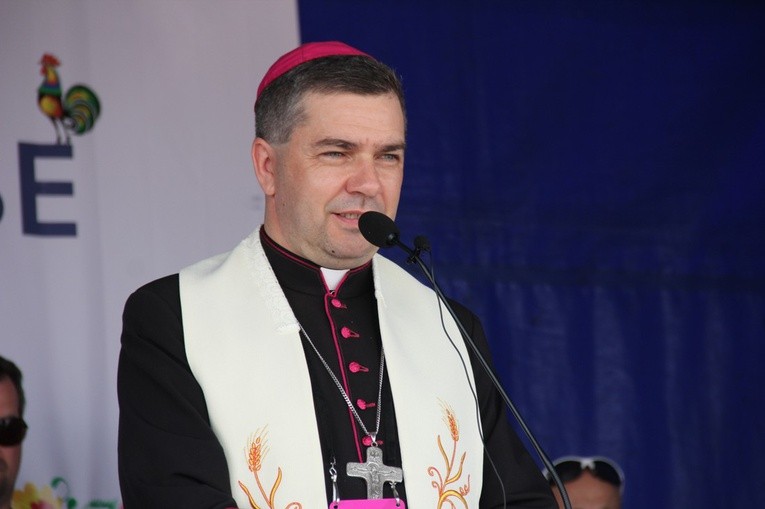 Bp Wojciech Osial spotkał się z mieszkańcami Miasteczka Łowickiego