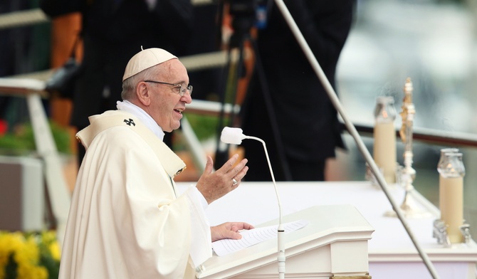 Papież: Nie ma wystąpienia Boga, które rozwiązywałoby kwestię polityczną