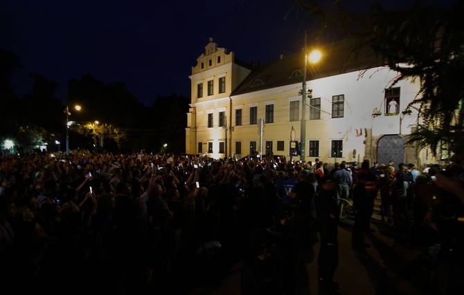 Pod papieskim oknem. Okiem innego fotoreportera