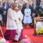 Franciszek u stóp Maryi