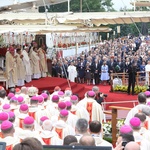 Franciszek u stóp Maryi