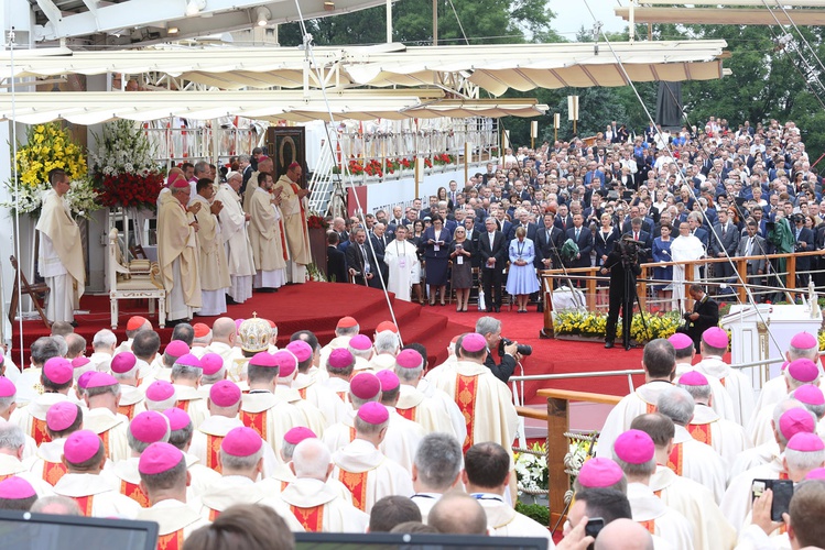 Franciszek u stóp Maryi