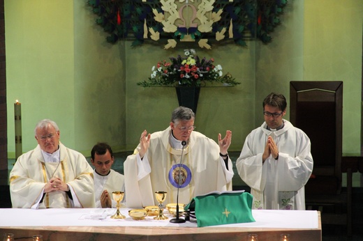 Msza św. pod przewodnictwem patriarchy Wenecji, abp. F. Moraglii.