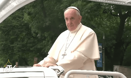 Papież w drodze na Błonia