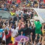Ze świętymi i Franciszkiem na Błoniach