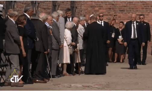 Papież w byłym obozie Auschwitz-Birkenau