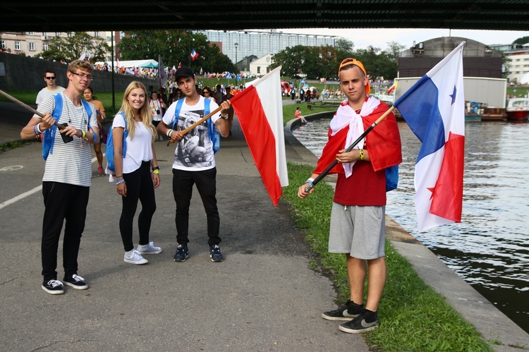 Piątek na ŚDM - pielgrzymi w Krakowie