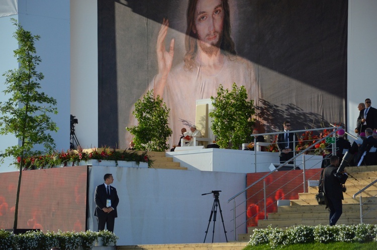 Droga Krzyżowa na Błoniach krakowskich