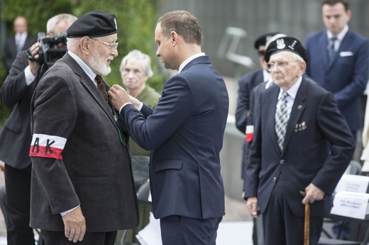 Odznaczeni powstańcy warszawscy