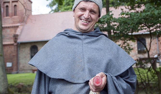 Wędzone pstrągi i militaria