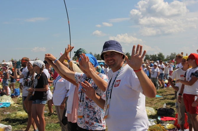 Młodzież z diecezji łowickiej na Mszy św. Posłania