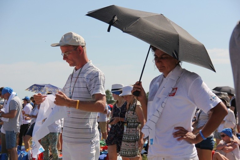 Młodzież z diecezji łowickiej na Mszy św. Posłania