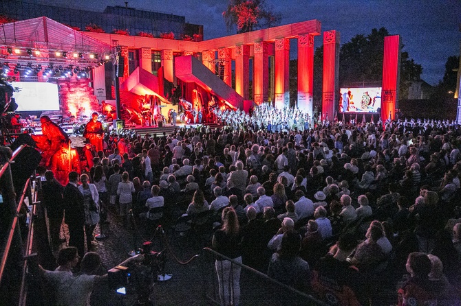 Uczcić poległych, spotkać się z żywymi