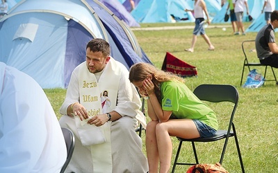 	Nie mogło zabraknąć sakramentu pokuty w miasteczku namiotowym w Pobiedniku Wielkim k. Krakowa. 