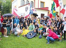 Młodzi przed wyjazdem do Krakowa uczestniczyli w zjeździe  w Tarnowie.