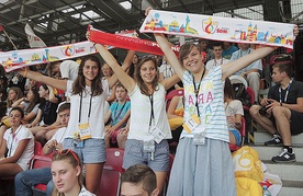 	Młodzi z bielsko-żywieckiego miasteczka namiotowego uczestniczyli w katechezach na stadionie „Cracovii” – tu zawsze był czas na refleksję, ale i radość!