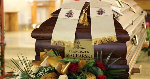 Wszyscy cię kochamy!