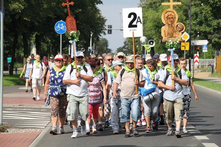 71. Pielgrzymka Rybnicka - dzień pierwszy - wymarsz grup 1, 2A i 2B