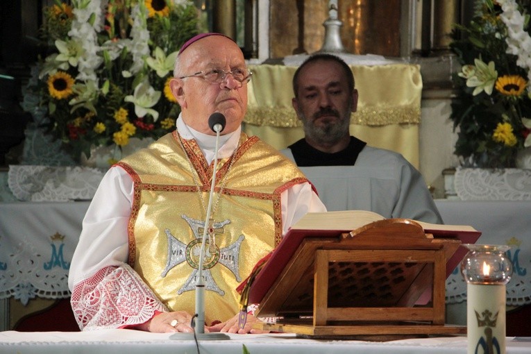Msza św. za ojczyznę i Apel Poległych w Miedniewicach