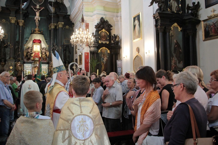 Msza św. za ojczyznę i Apel Poległych w Miedniewicach