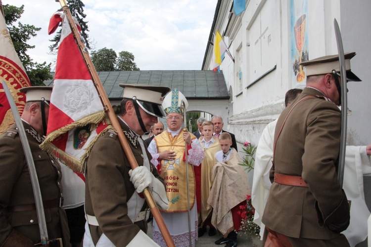 Msza św. za ojczyznę i Apel Poległych w Miedniewicach