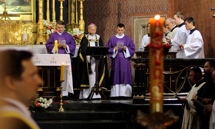 Nieszpory w intencji śp. kardynała Macharskiego