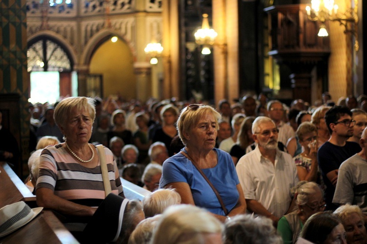 Nieszpory w intencji śp. kardynała Macharskiego