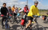 Łączenie miłości do roweru z innymi aktywnościami staje się coraz bardziej popularne.