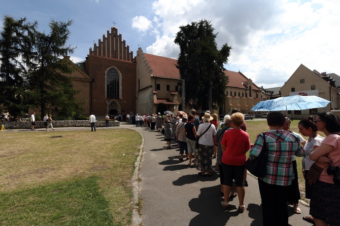 Kondukt żałobny kard. Macharskiego