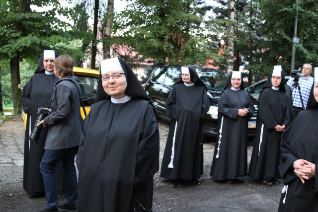 Pielgrzymi ŚDM z Afryki z bp. Kusym w Cieszynie