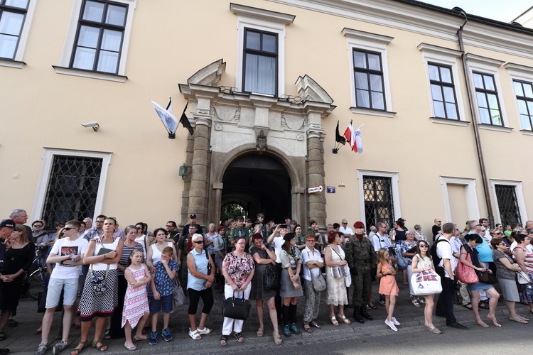 Kondukt żałobny kard. Macharskiego