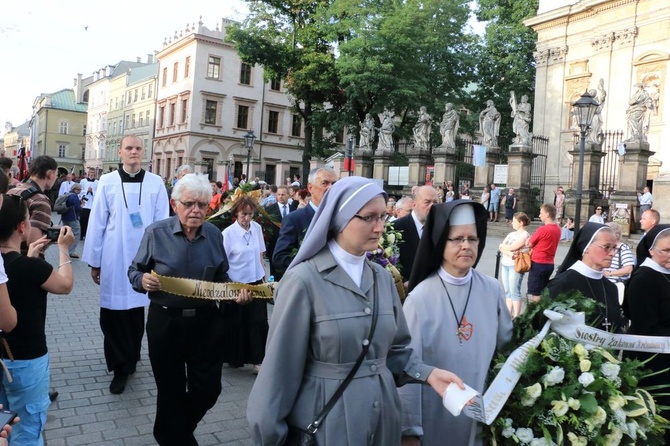 Kondukt żałobny kard. Macharskiego - 2 cz.