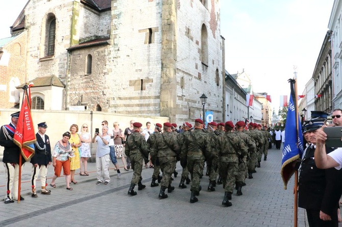 Kondukt żałobny kard. Macharskiego - 2 cz.