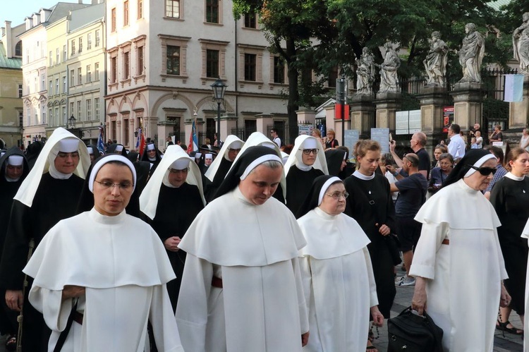 Kondukt żałobny kard. Macharskiego - 2 cz.