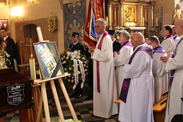 Pogrzeb śp. ks. prał. Pawła Grządziela w Mazańcowicach