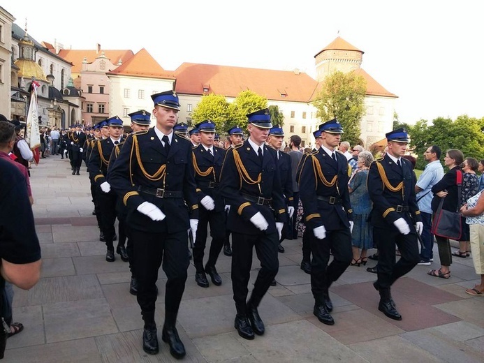 Tłumy żegnały kard. Franciszka Macharskiego