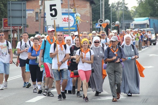 71. Pielgrzymka Rybnicka - dzień trzeci (Tarnowskie Góry - Miotek)