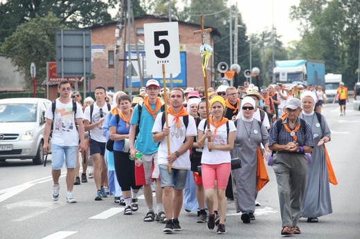 71. Pielgrzymka Rybnicka - dzień trzeci (Tarnowskie Góry - Miotek)