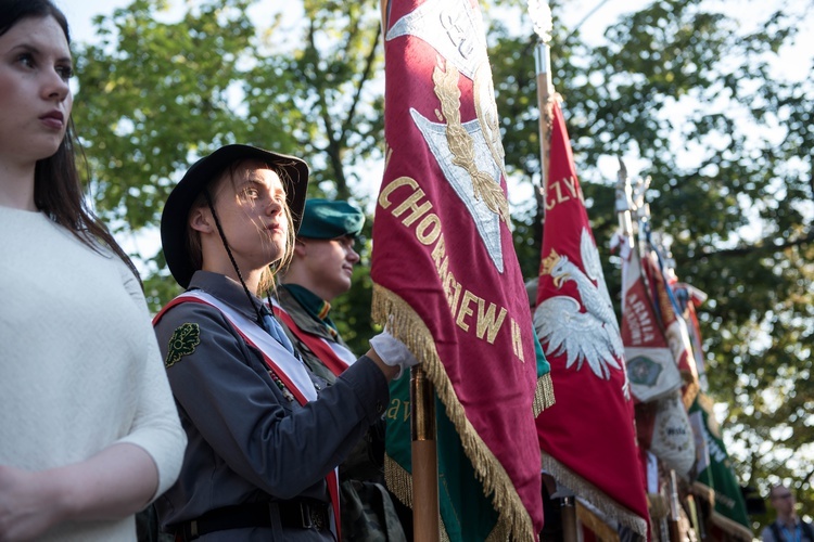 Pomnik Ofiar Rzezi Woli - uroczystości pod pomnikiem