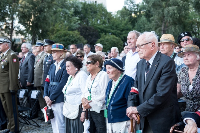 Pomnik Ofiar Rzezi Woli - uroczystości pod pomnikiem