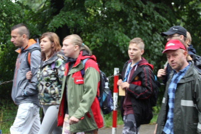 25. piesza pielgrzymka na Jasną Górę wyruszyła z Hałcnowa